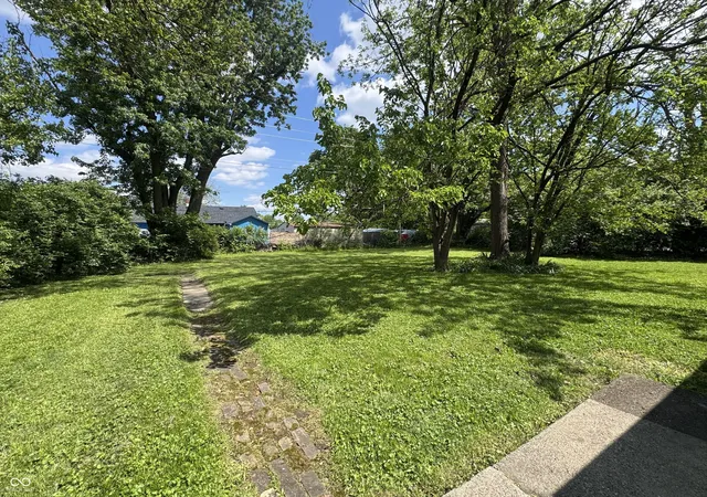 Photo 2 of Single family home for sale at 4045 N Edmondson Ave, Indianapolis, IN 46226 | MLS# 22098806 | Listing updated on 2026-09-10