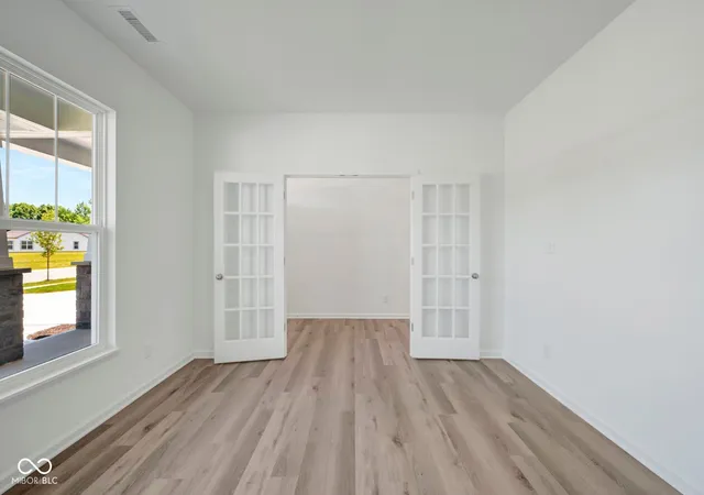 Photo 3 of Sale Pending at 5238 Jacaranda Dr, Indianapolis, IN 46239 | MLS# 22099047 | Listing updated on 2026-09-28