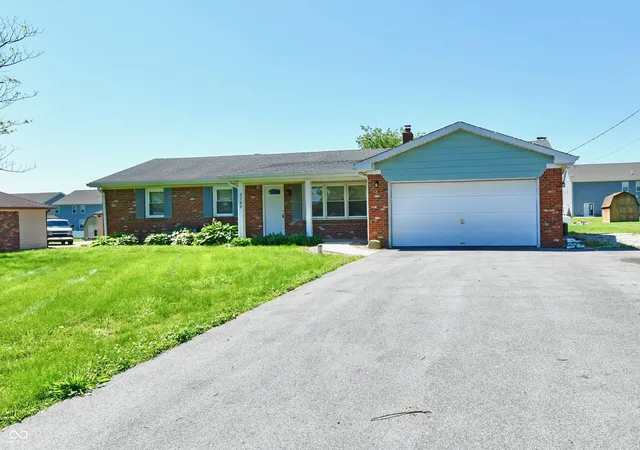 Photo 3 of Single family home for sale at 4189 E County Rd 100 N, Avon, IN 46123 | MLS# 22099131 | Listing updated on 2026-09-13