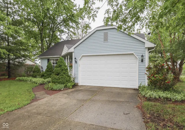 Photo 3 of Sale Pending at 391 S Baldwin St, Bargersville, IN 46106 | MLS# 22099348 | Listing updated on 2026-09-14