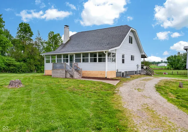 Photo 3 of Sale Pending at 4665 S Mauxferry Rd, Franklin, IN 46131 | MLS# 22099699 | Listing updated on 2026-09-10