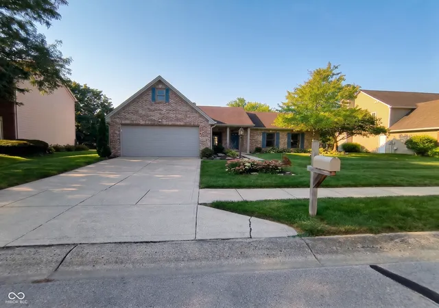 Photo 1 of Sale Pending at 7715 Heather Ln, Fishers, IN 46038 | MLS# 22100167 | Listing updated on 2026-09-11