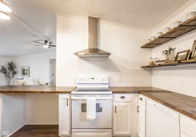 Photo 4 of Sale Pending at 16882 E Durbin Rd, Noblesville, IN 46060 | MLS# 22100282 | Listing updated on 2026-09-30