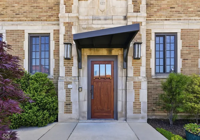 Photo 1 of Condo for sale at 825 N Delaware St #1A, Indianapolis, IN 46204 | MLS# 22100283 | Listing updated on 2026-09-15