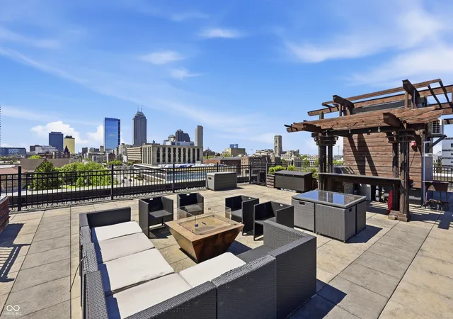 Photo 2 of Condo for sale at 825 N Delaware St #1A, Indianapolis, IN 46204 | MLS# 22100283 | Listing updated on 2026-09-15
