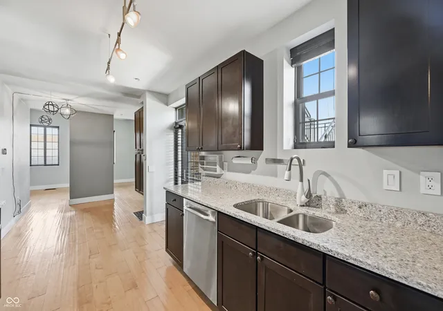 Photo 3 of Condo for sale at 825 N Delaware St #1A, Indianapolis, IN 46204 | MLS# 22100283 | Listing updated on 2026-09-15