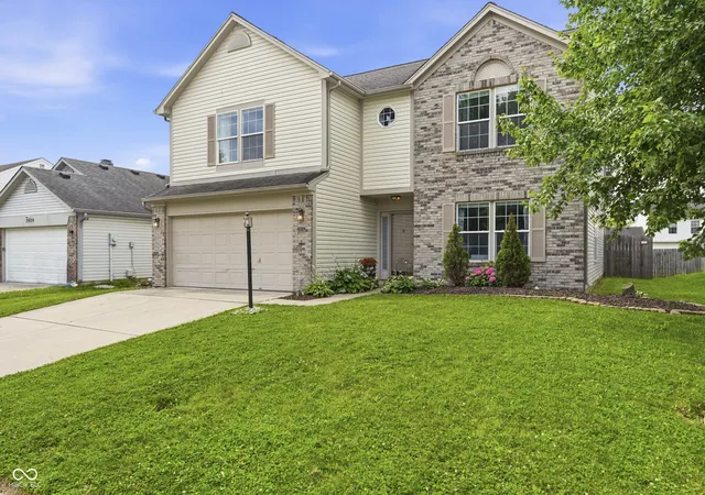 Photo 1 of Single family home for sale at 3915 Rosefinch Cir, Indianapolis, IN 46228 | MLS# 22100344 | Listing updated on 2026-10-05