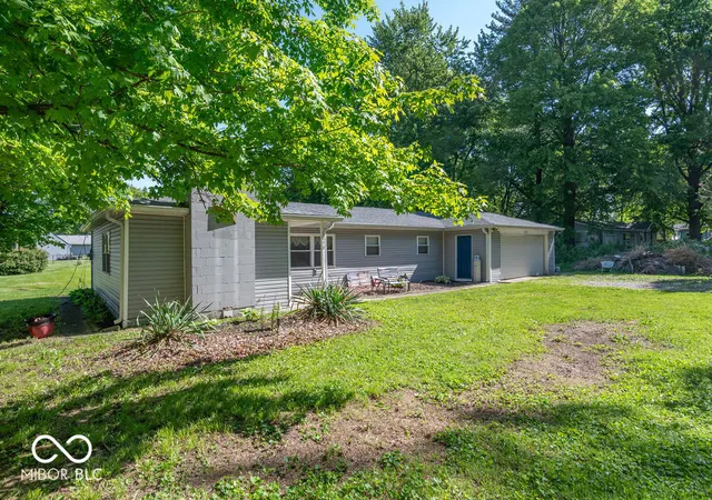 Photo 3 of Sale Pending at 5850 E Lambert Ln, Camby, IN 46113 | MLS# 22100817 | Listing updated on 2026-09-11