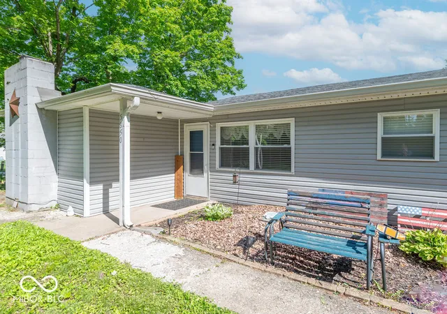 Photo 3 of Sale Pending at 5850 E Lambert Ln, Camby, IN 46113 | MLS# 22100817 | Listing updated on 2026-09-11