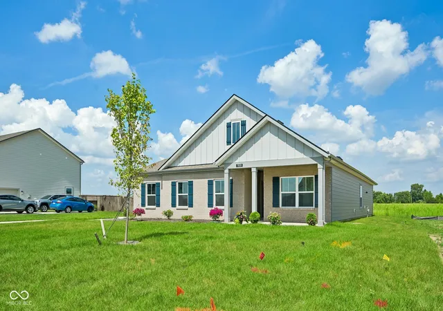 Photo 2 of Single family home for sale at 7808 Magnolia St, New Palestine, IN 46163 | MLS# 22100824 | Listing updated on 2026-09-10