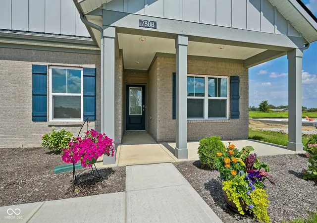 Photo 4 of Sale Pending at 7808 Magnolia St, New Palestine, IN 46163 | MLS# 22100824 | Listing updated on 2026-09-23