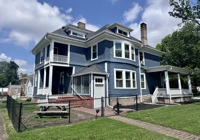 Photo 2 of Single family home for sale at 389 E Washington St, Martinsville, IN 46151 | MLS# 22100934 | Listing updated on 2026-09-10