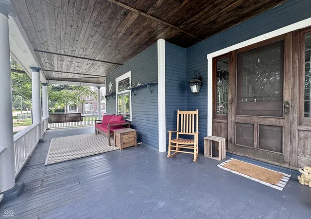Photo 3 of Single family home for sale at 389 E Washington St, Martinsville, IN 46151 | MLS# 22100934 | Listing updated on 2026-09-10