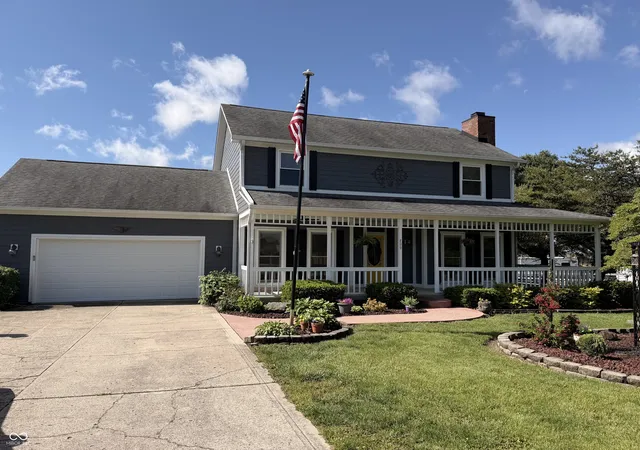 Photo 3 of Single family home for sale at 809 W Pearl St, Trafalgar, IN 46181 | MLS# 22101051 | Listing updated on 2026-09-15