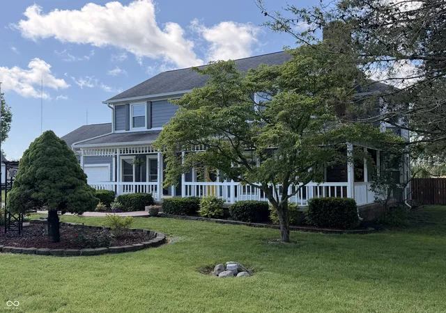Photo 4 of Single family home for sale at 809 W Pearl St, Trafalgar, IN 46181 | MLS# 22101051 | Listing updated on 2026-09-15