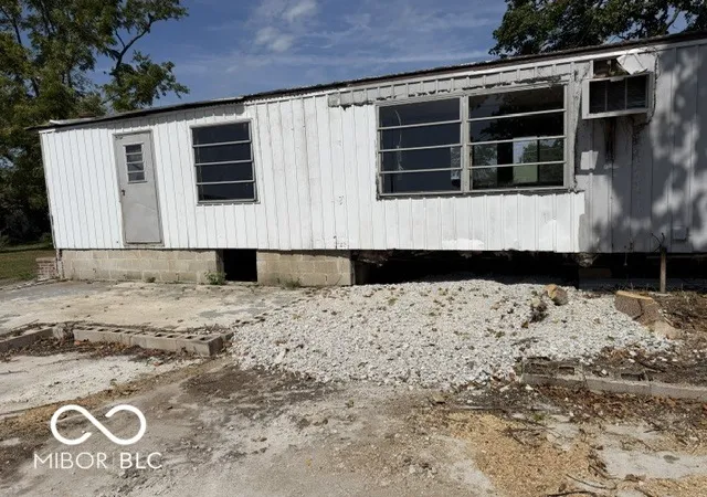 Photo 2 of Manufactured home for sale at 707 Hawkes St, Rockville, IN 47872 | MLS# 22101408 | Listing updated on 2026-09-15