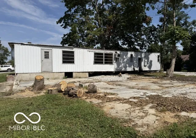 Photo 3 of Manufactured home for sale at 707 Hawkes St, Rockville, IN 47872 | MLS# 22101408 | Listing updated on 2026-09-15