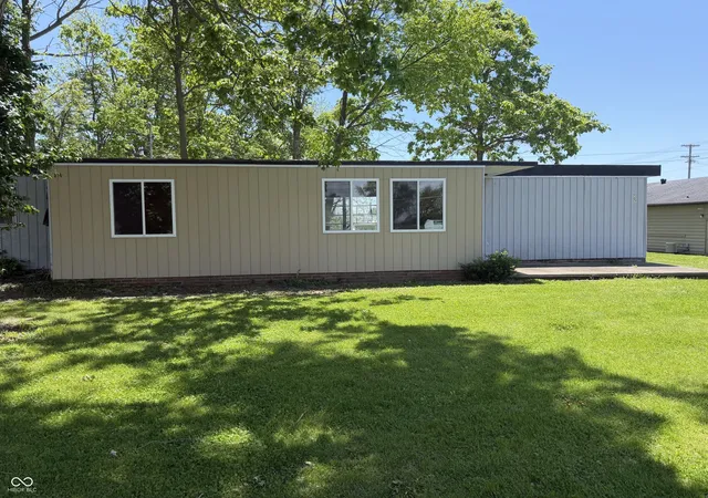 Photo 4 of Manufactured home for sale at 707 Hawkes St, Rockville, IN 47872 | MLS# 22101408 | Listing updated on 2026-09-15