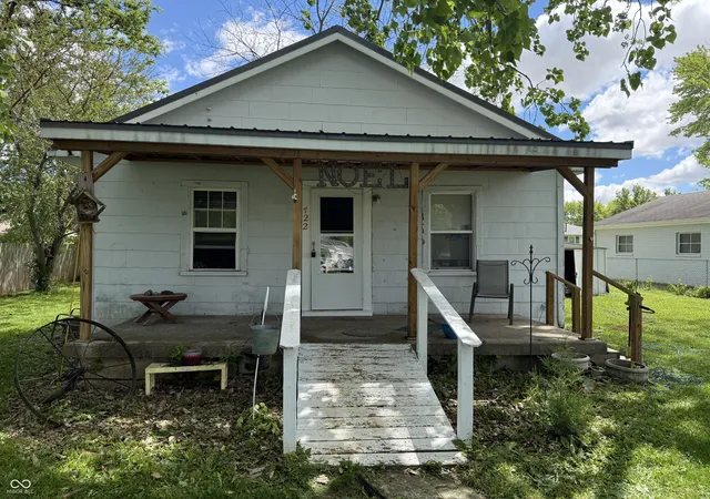 Photo 1 of Single family home for sale at 722 N 24th Street, New Castle, IN 47362 | MLS# 22101462 | Listing updated on 2026-09-10