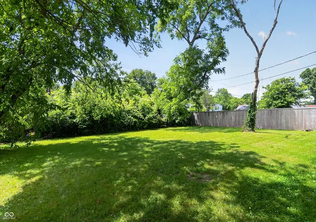 Photo 2 of Single family home for sale at 6231 Meadowlark Dr, Indianapolis, IN 46226 | MLS# 22101533 | Listing updated on 2026-09-12