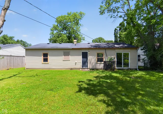Photo 3 of Single family home for sale at 6231 Meadowlark Dr, Indianapolis, IN 46226 | MLS# 22101533 | Listing updated on 2026-09-12