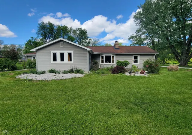 Photo 2 of Sale Pending at 3426 W 8th Street, Anderson, IN 46011 | MLS# 22101742 | Listing updated on 2026-10-06