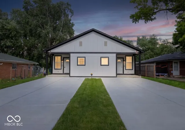 Photo 1 of Sale Pending at 3915 N Hawthorne Ln, Indianapolis, IN 46226 | MLS# 22101845 | Listing updated on 2026-09-11