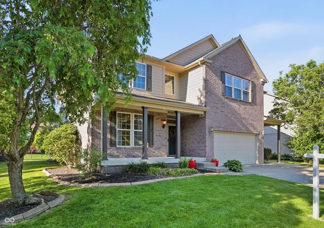 Photo 3 of Sale Pending at 4499 Diamond Ridge, Greenwood, IN 46143 | MLS# 22101974 | Listing updated on 2026-09-15