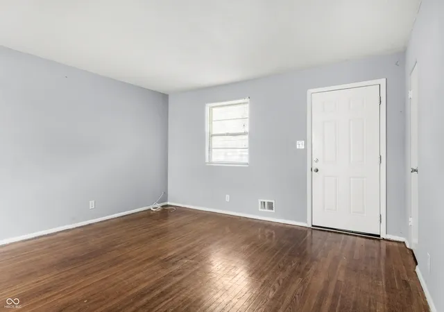 Photo 3 of Single family home for sale at 4315 N Whittier Pl, Indianapolis, IN 46226 | MLS# 22102187 | Listing updated on 2026-09-10