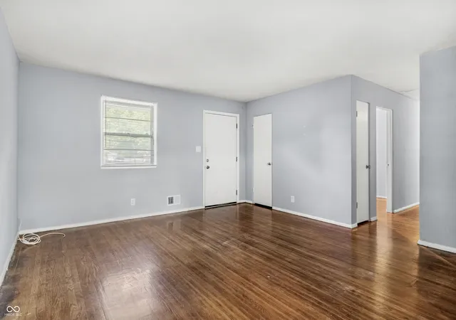 Photo 3 of Single family home for sale at 4315 N Whittier Pl, Indianapolis, IN 46226 | MLS# 22102187 | Listing updated on 2026-09-10