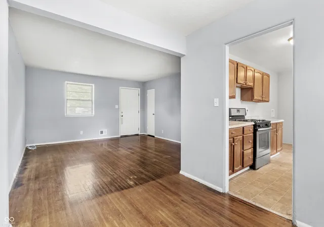 Photo 4 of Single family home for sale at 4315 N Whittier Pl, Indianapolis, IN 46226 | MLS# 22102187 | Listing updated on 2026-09-10