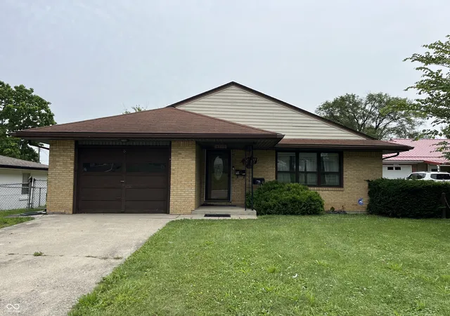 Photo 1 of Single family home for sale at 4212 Columbus Ave, Anderson, IN 46013 | MLS# 22102196 | Listing updated on 2026-09-30