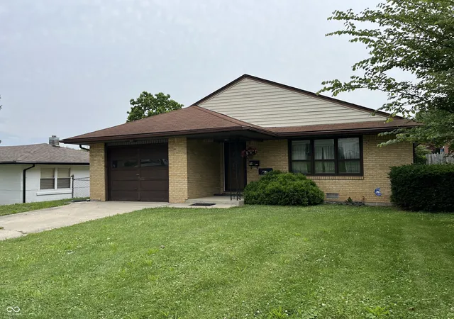 Photo 3 of Single family home for sale at 4212 Columbus Ave, Anderson, IN 46013 | MLS# 22102196 | Listing updated on 2026-09-30