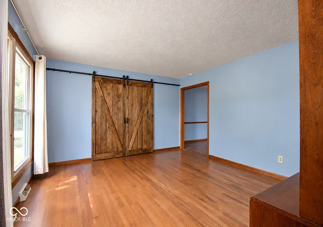 Photo 2 of Sale Pending at 2714 E Woodside Dr, Mooresville, IN 46158 | MLS# 22102269 | Listing updated on 2026-09-15
