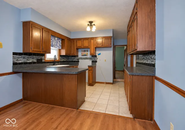 Photo 4 of Sale Pending at 2714 E Woodside Dr, Mooresville, IN 46158 | MLS# 22102269 | Listing updated on 2026-09-15