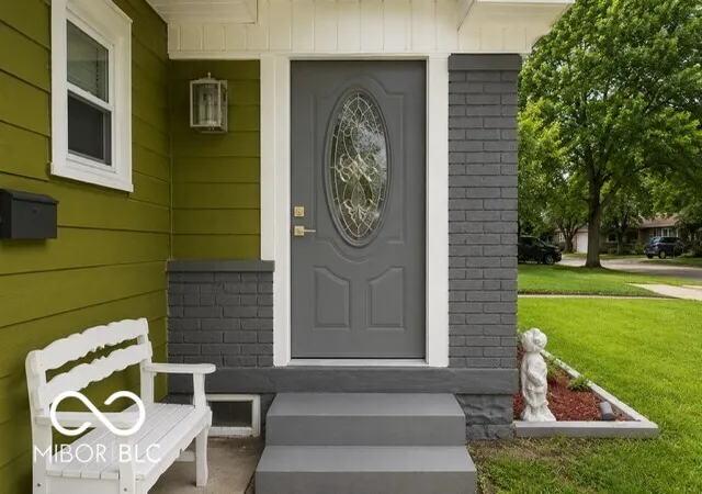 Photo 2 of Sale Pending at 3751 Creston Dr, Indianapolis, IN 46222 | MLS# 22102623 | Listing updated on 2026-09-11