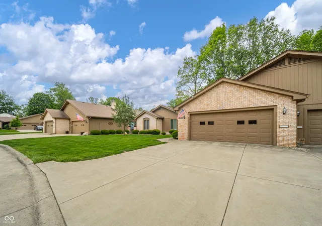 Photo 2 of Sale Pending at 3711 Ironwood Pl, Anderson, IN 46011 | MLS# 22102760 | Listing updated on 2026-09-24