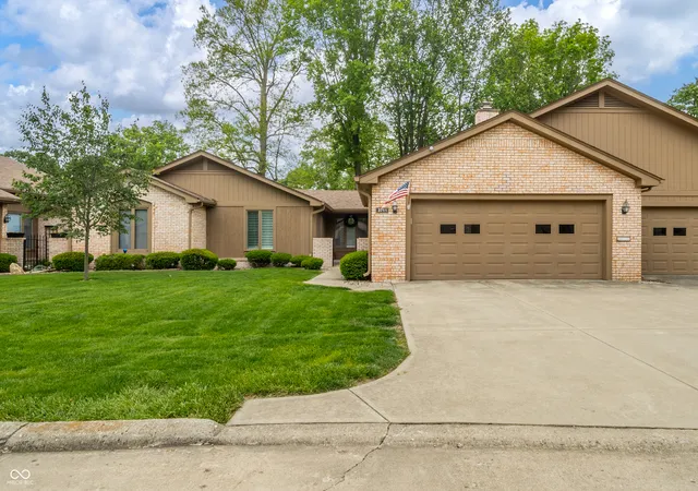 Photo 3 of Sale Pending at 3711 Ironwood Pl, Anderson, IN 46011 | MLS# 22102760 | Listing updated on 2026-09-24