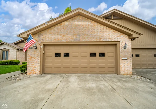 Photo 3 of Sale Pending at 3711 Ironwood Pl, Anderson, IN 46011 | MLS# 22102760 | Listing updated on 2026-09-24