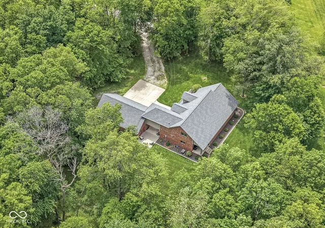 Photo 3 of Single family home for sale at 5599 N Brandywine Rd, Shelbyville, IN 46176 | MLS# 22102940 | Listing updated on 2026-09-29