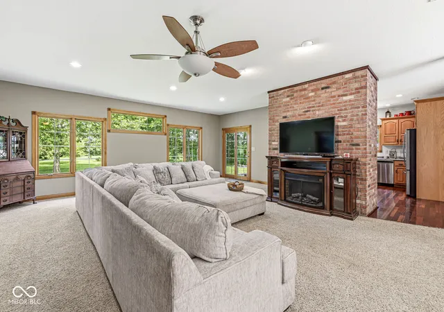 Photo 4 of Single family home for sale at 5599 N Brandywine Rd, Shelbyville, IN 46176 | MLS# 22102940 | Listing updated on 2026-10-19