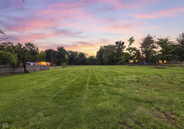 Photo 3 of Sale Pending at 8520 Morgantown Rd, Indianapolis, IN 46217 | MLS# 22103077 | Listing updated on 2026-10-02