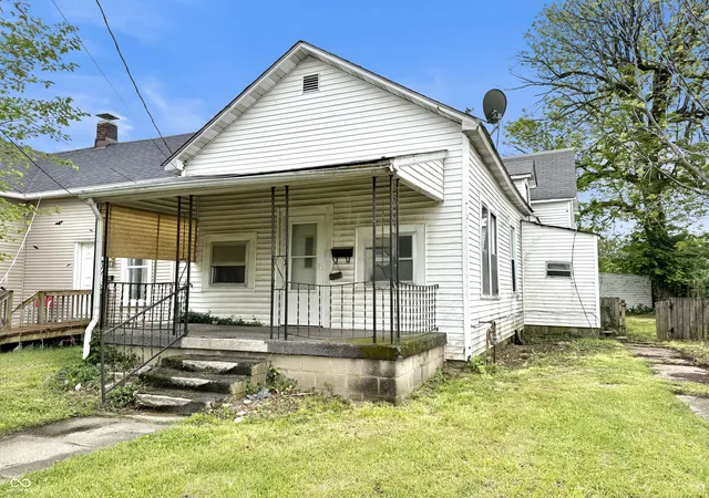 Photo 2 of Single family home for sale at 1327 S Harrison St, Shelbyville, IN 46176 | MLS# 22103204 | Listing updated on 2026-09-30
