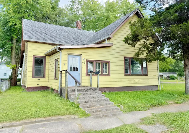 Photo 2 of Single family home for sale at 710 Miller Ave, Shelbyville, IN 46176 | MLS# 22103237 | Listing updated on 2026-09-14