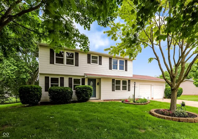 Photo 1 of Sale Pending at 11357 Wood Crk Dr, Carmel, IN 46033 | MLS# 22103398 | Listing updated on 2026-09-11