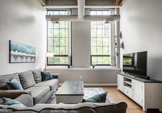 Photo 2 of Condo for sale at 630 N College Ave #303, Indianapolis, IN 46204 | MLS# 22103419 | Listing updated on 2026-09-11