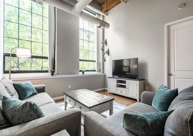 Photo 3 of Condo for sale at 630 N College Ave #303, Indianapolis, IN 46204 | MLS# 22103419 | Listing updated on 2026-09-11
