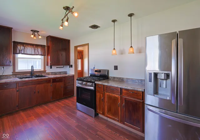 Photo 3 of Sale Pending at 2341 Indiana Ave, Columbus, IN 47201 | MLS# 22103525 | Listing updated on 2026-09-15