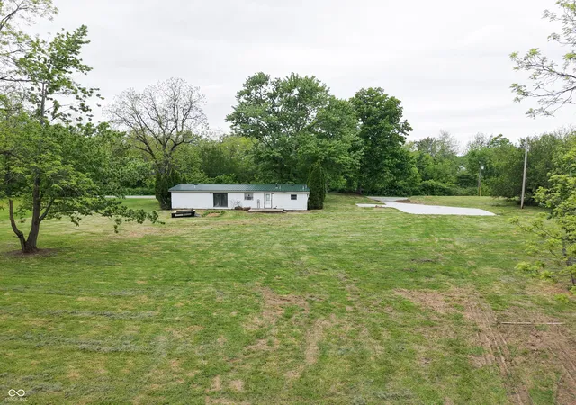 Photo 2 of Sale Pending at 8117 S 500 East, Jonesboro, IN 46938 | MLS# 22104168 | Listing updated on 2026-10-07