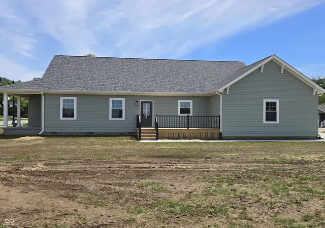 Photo 4 of Single family home for sale at 503 E Sigler St, Frankton, IN 46044 | MLS# 22104209 | Listing updated on 2026-09-10